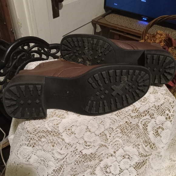 Liz Claiborne Flex "Leda" Lace Up Leather Ankle Boots - Picture 5 of 7